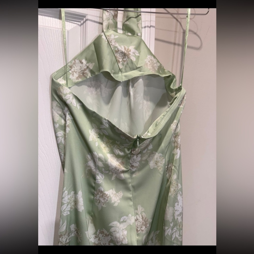 BHLDN Ruby Twist Halter Satin Gown Size 4 Sage Green Floral
Maxi Bridesmaid Dres - Picture 7 of 9